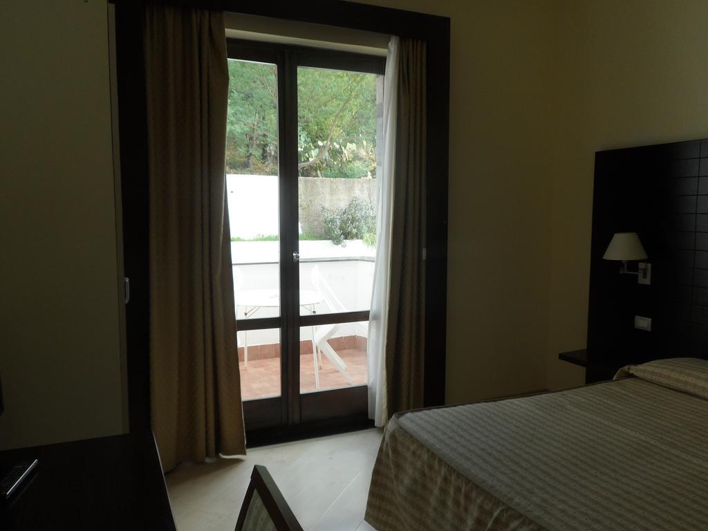 Hotel Diecimare Cava deʼ Tirreni Extérieur photo