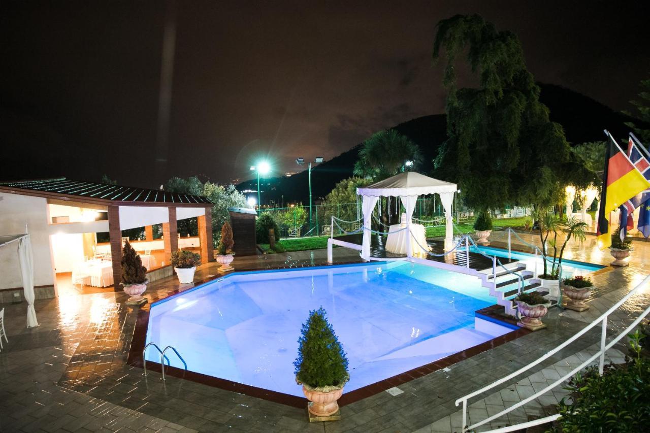 Hotel Diecimare Cava deʼ Tirreni Extérieur photo